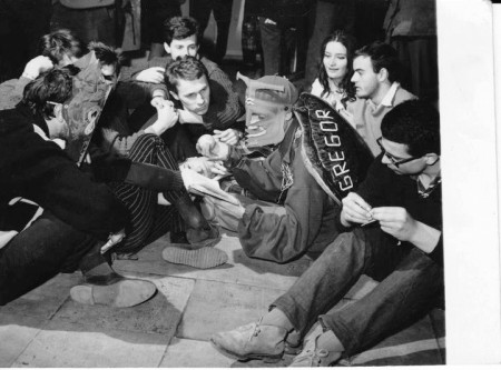 Kafka-akció (Gregor Samsa), Iparművészeti Főiskola, 1963 Kafka-akció (Gregor Samsa), Iparművészeti Főiskola, 1963